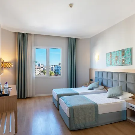 Hotel Adonis 4*