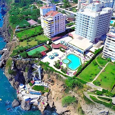Adonis Hotel 4*