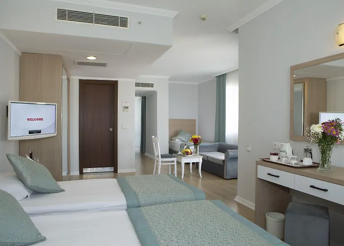 Hotel Adonis 4*