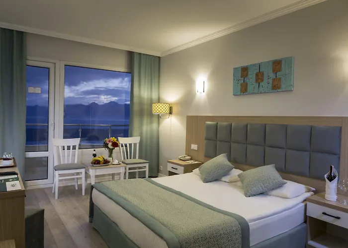 Adonis מלון אנטליה