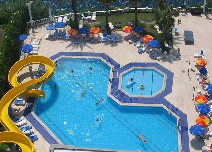 Adonis 4* אנטליה