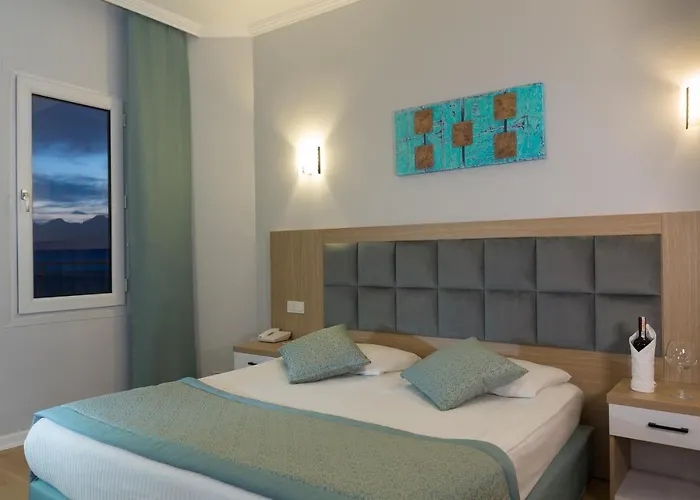 Adonis 4* אנטליה