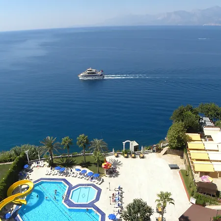 Adonis Hotel 4*
