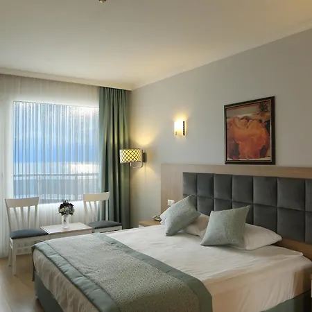 Hotel Adonis 4*