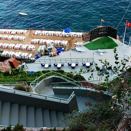 أدونيس أنطاليا